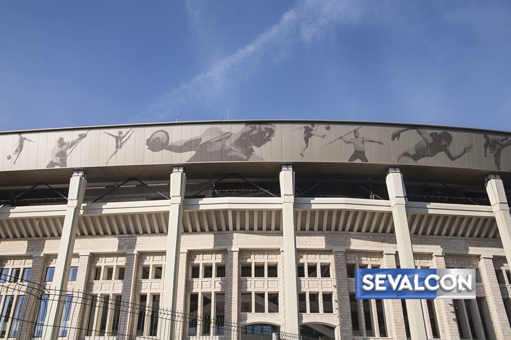 Декоративный фриз из перфорированного алюминия на стадионе Лужники